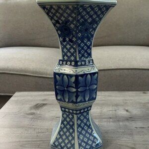MANN China Blue & White Decorative Chinoserie Porcelain Vase 12" Tall